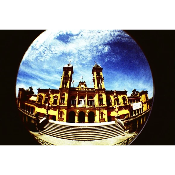 lomo fisheye camera caspian edition